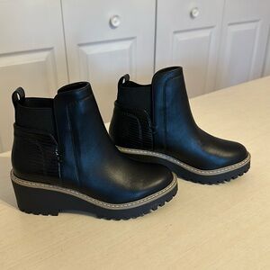Rielle lug sole Chelsea Boot